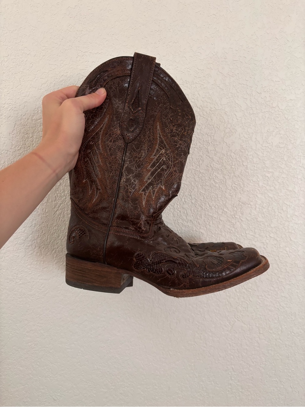 Embroidered Brown Western Cowboy Boots
